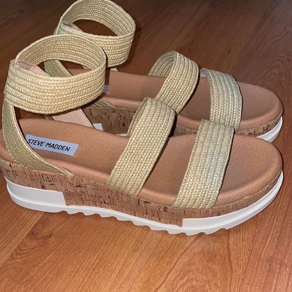Steve Madden platform sandals